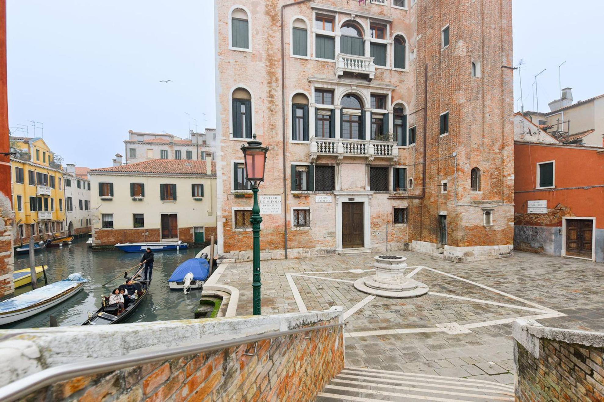 Queen Wally For Long * Venise